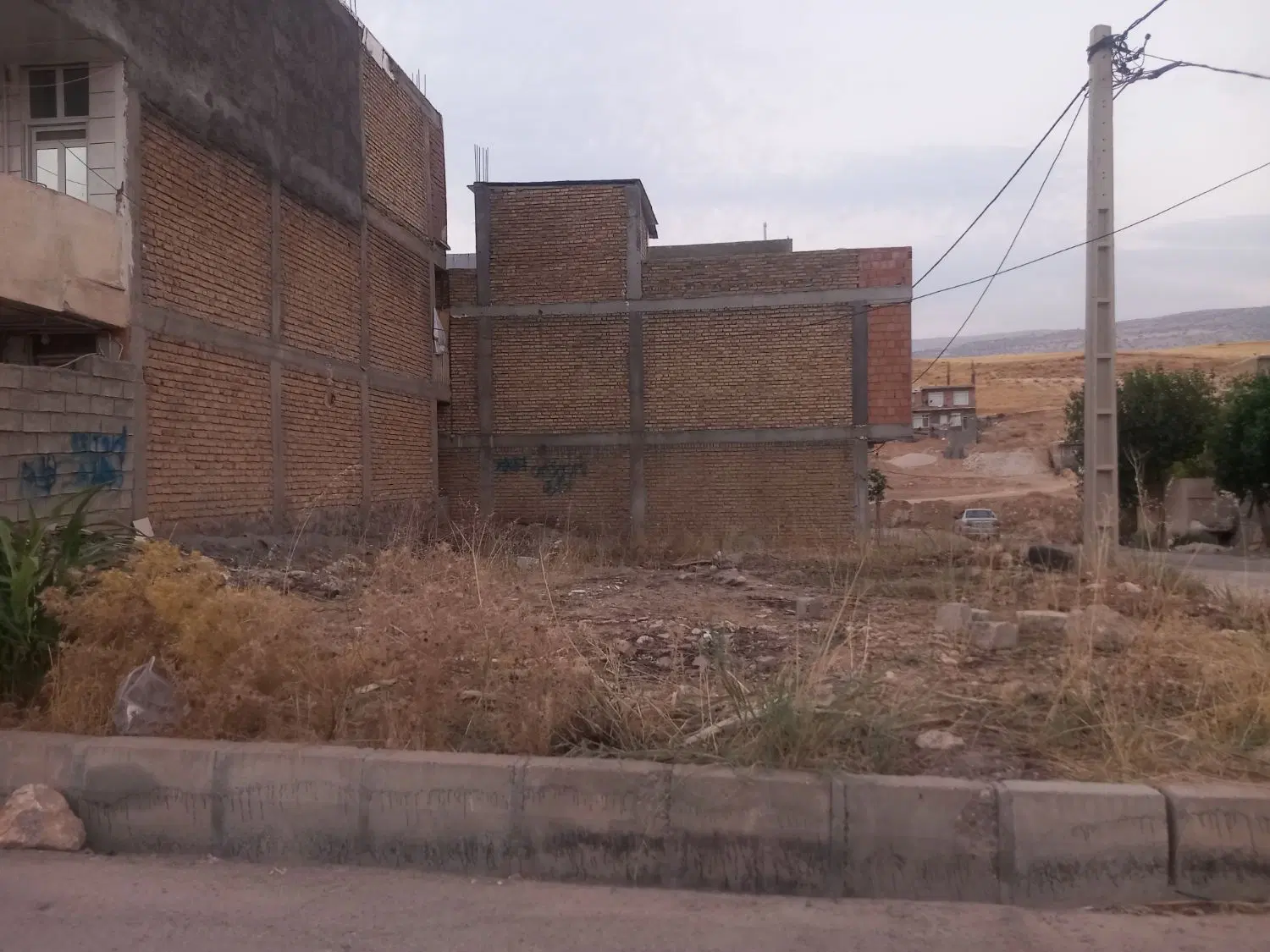 زمین تجاری مسکونی