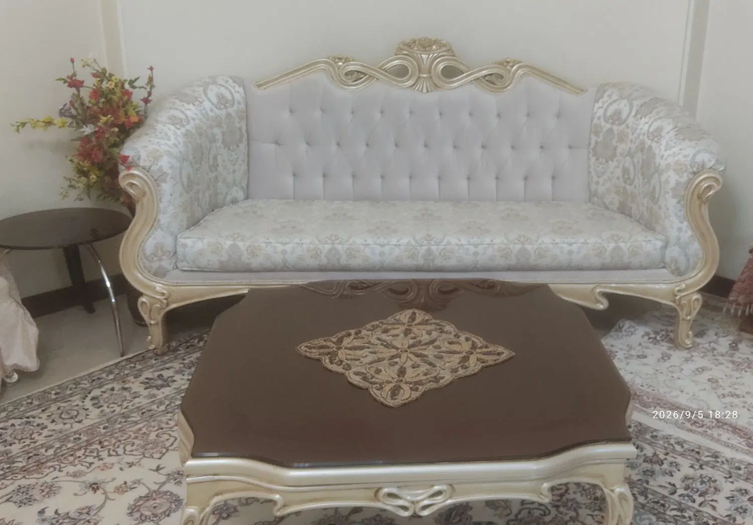 یک واحد آپارتمان ۱۰۰ متری فول امکانات