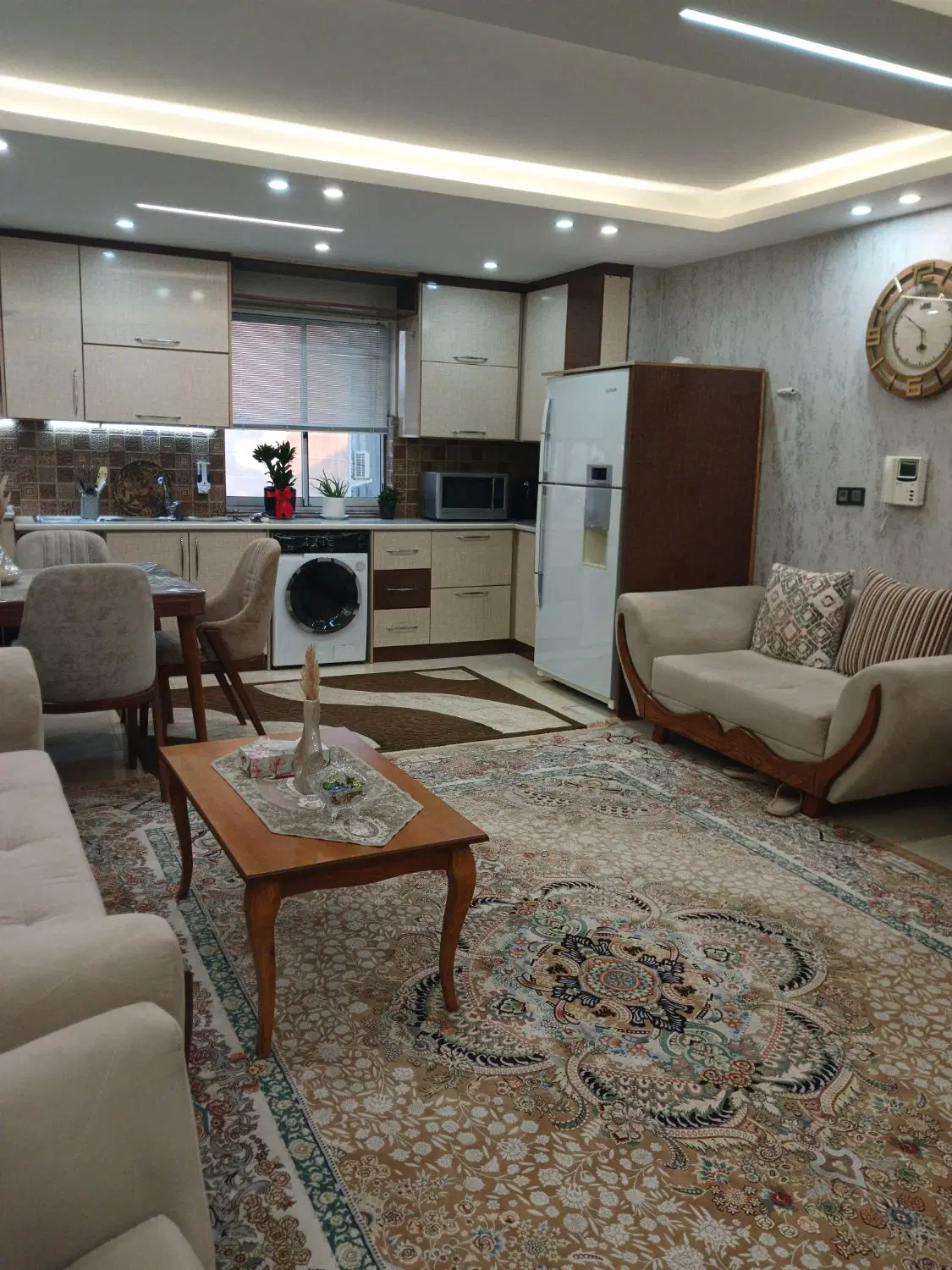 آپارتمان ۹۰ متری کوچه انام