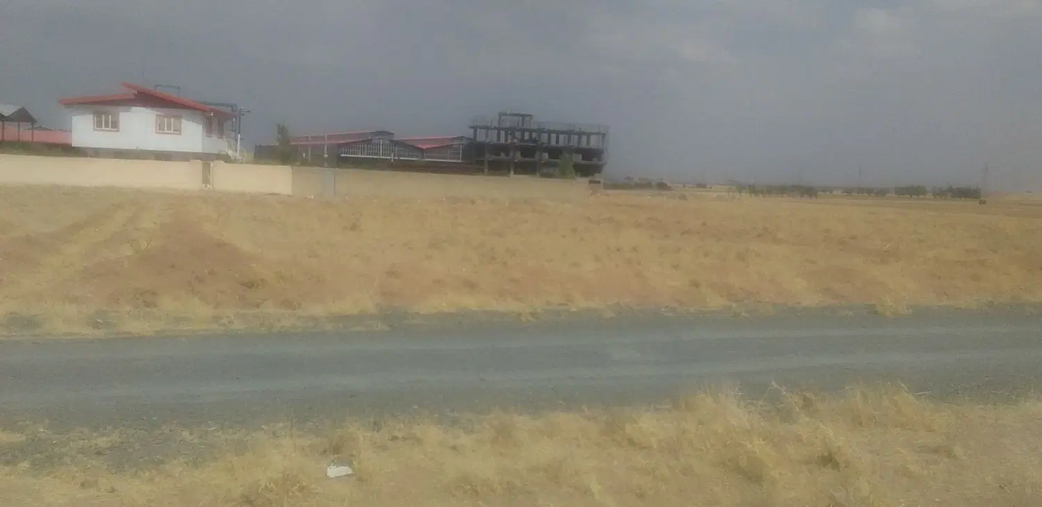 زمین فروشی