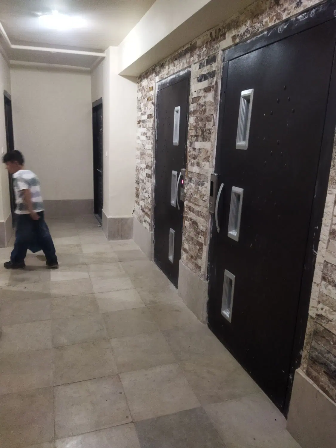 یک واحد آپارتمان کیانشهر