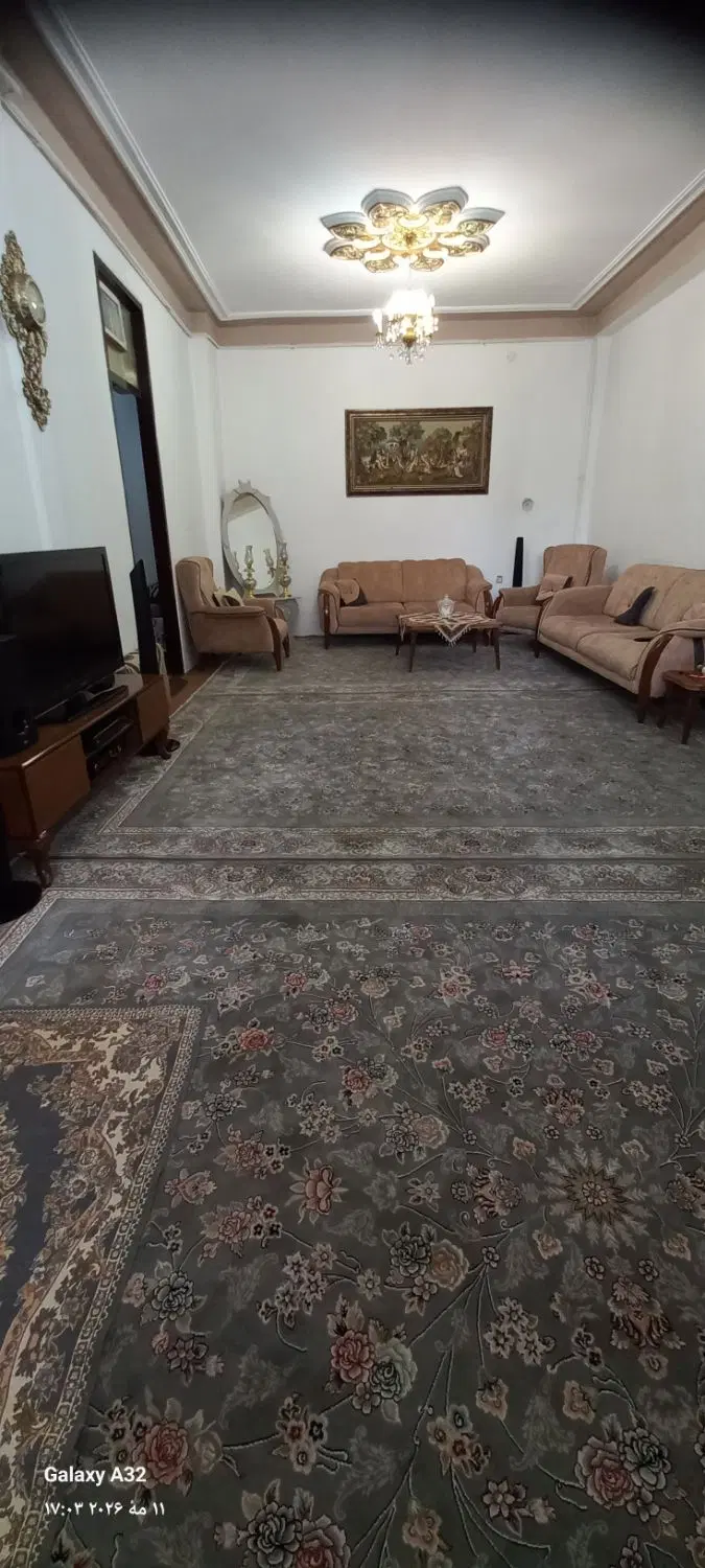 واحدی ۸۵ متریی طبقه اول داخل شاه کوچه