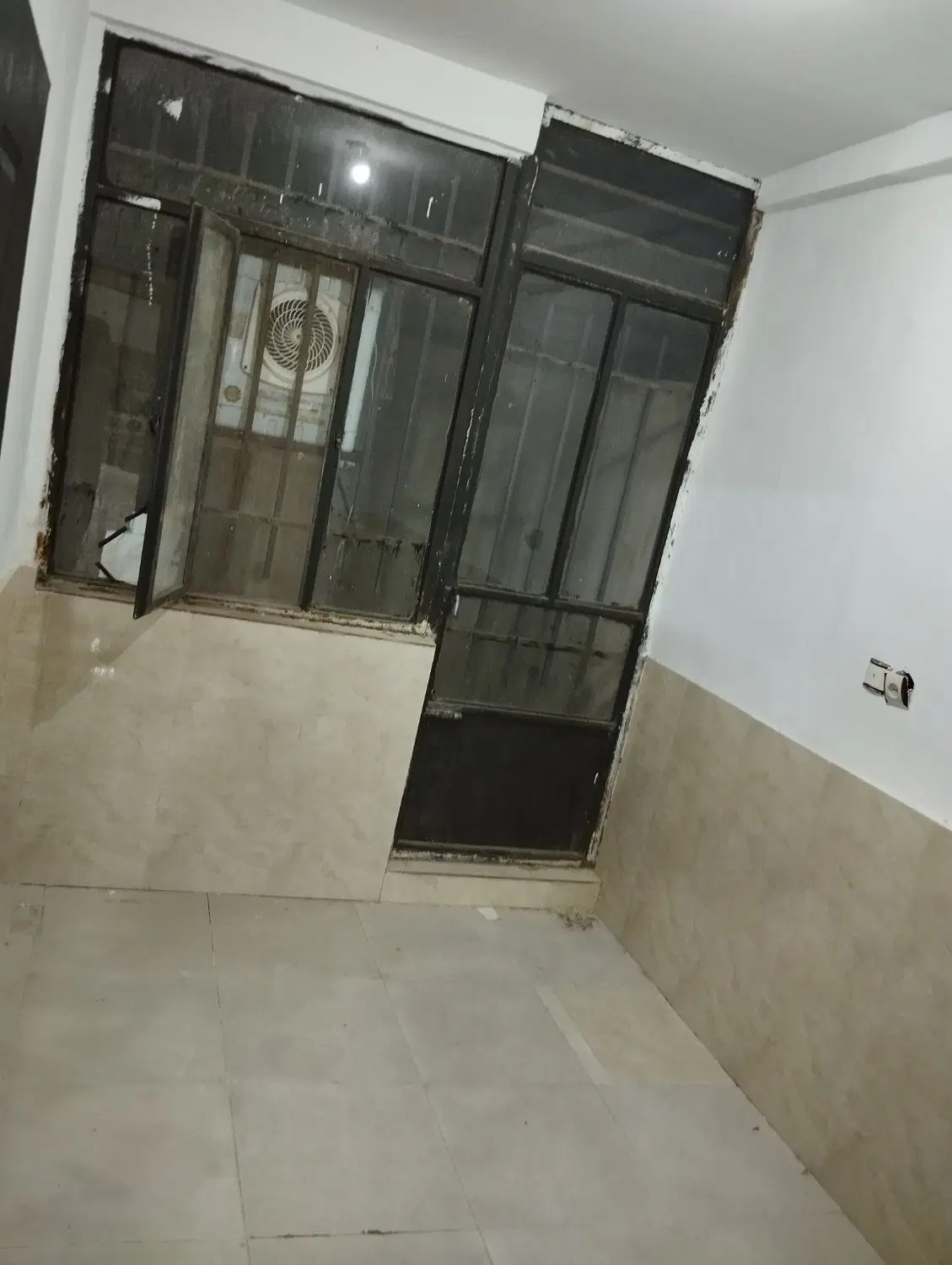 همکف جنوبی با پارکینگ اختصاصی و حیاط اختصاصی