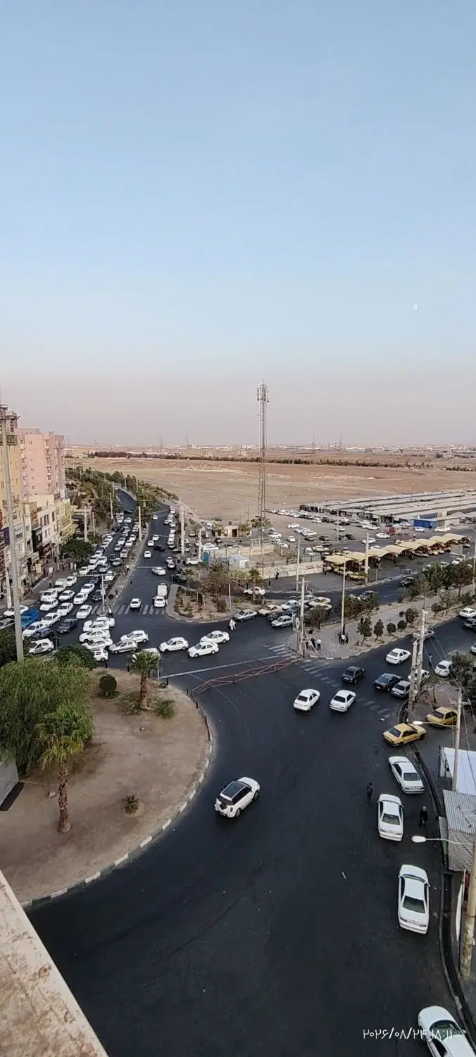 دور میدون استقلال با تراس