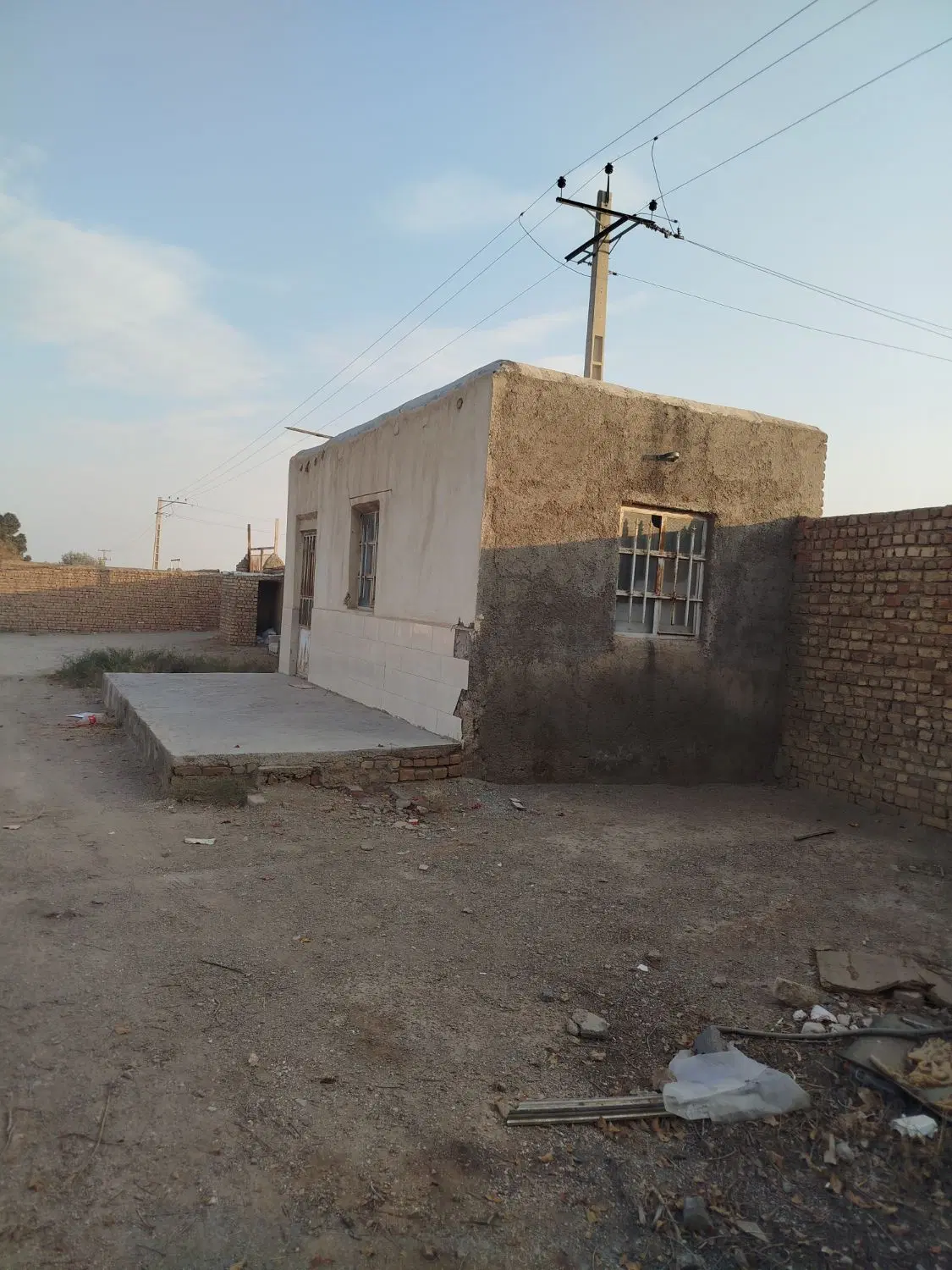 زمین و باغ