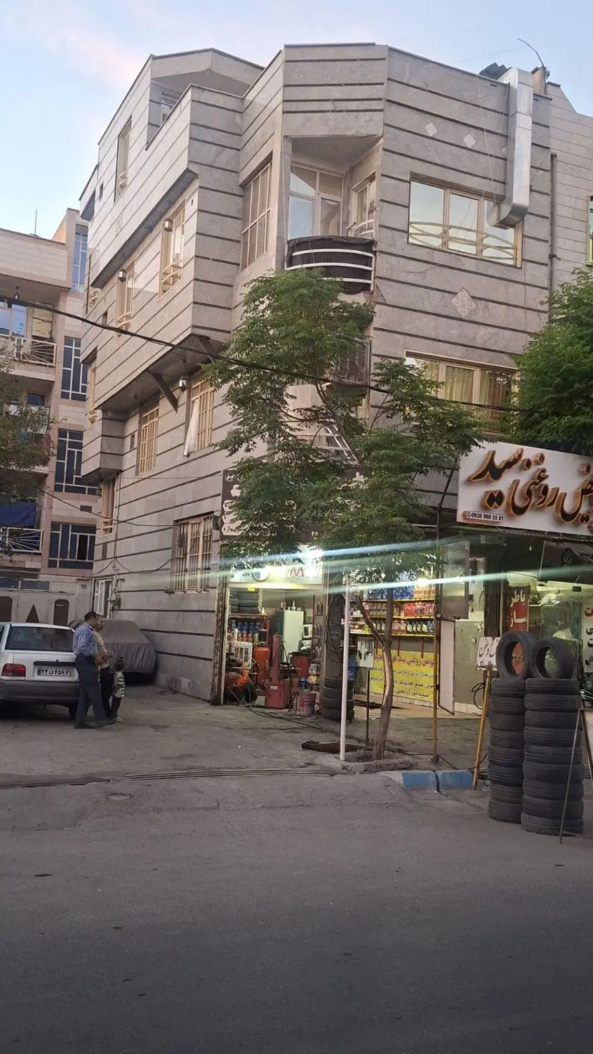 دو طبقه نیم دربست