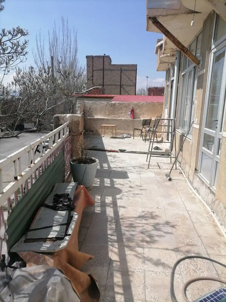 مسکونی قابلیت سکونت دویا سه خانواده همزمان۲۶۸متر