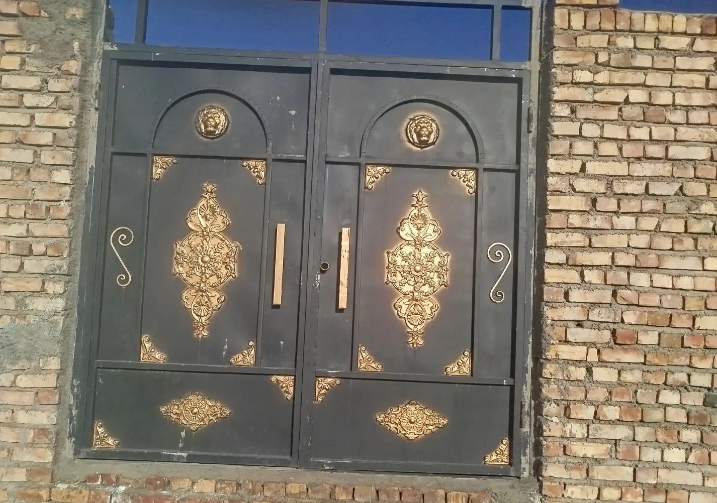 زمین استقلال 50