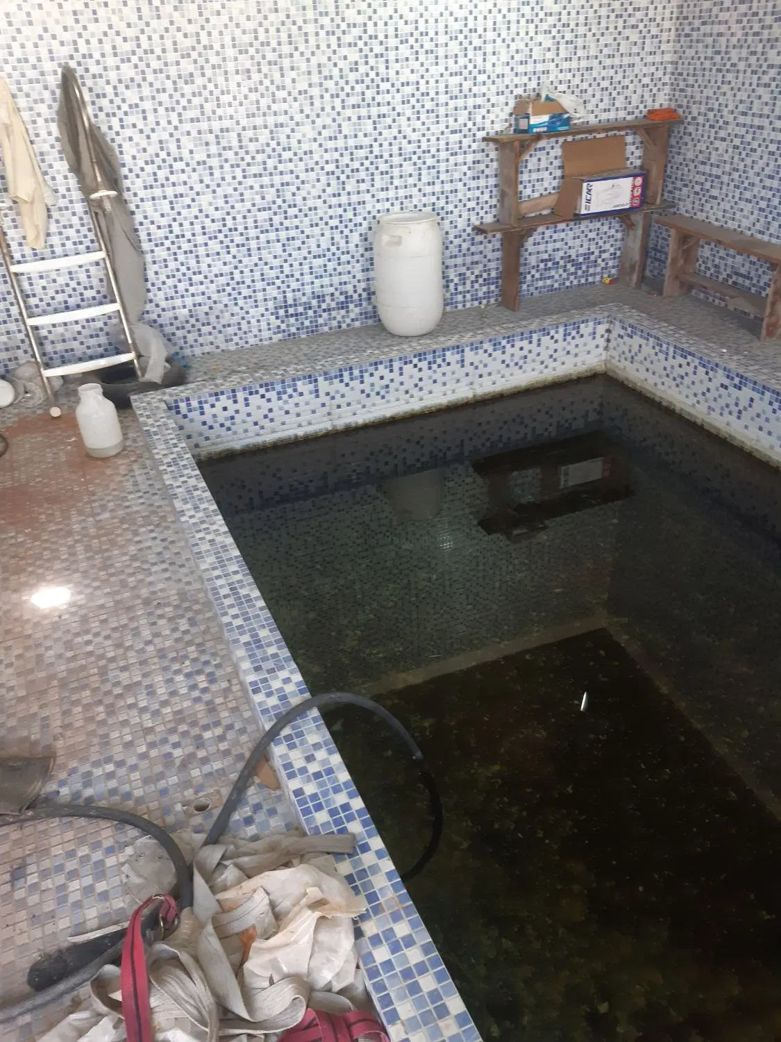 چهار دیواری ۴۰۰متری