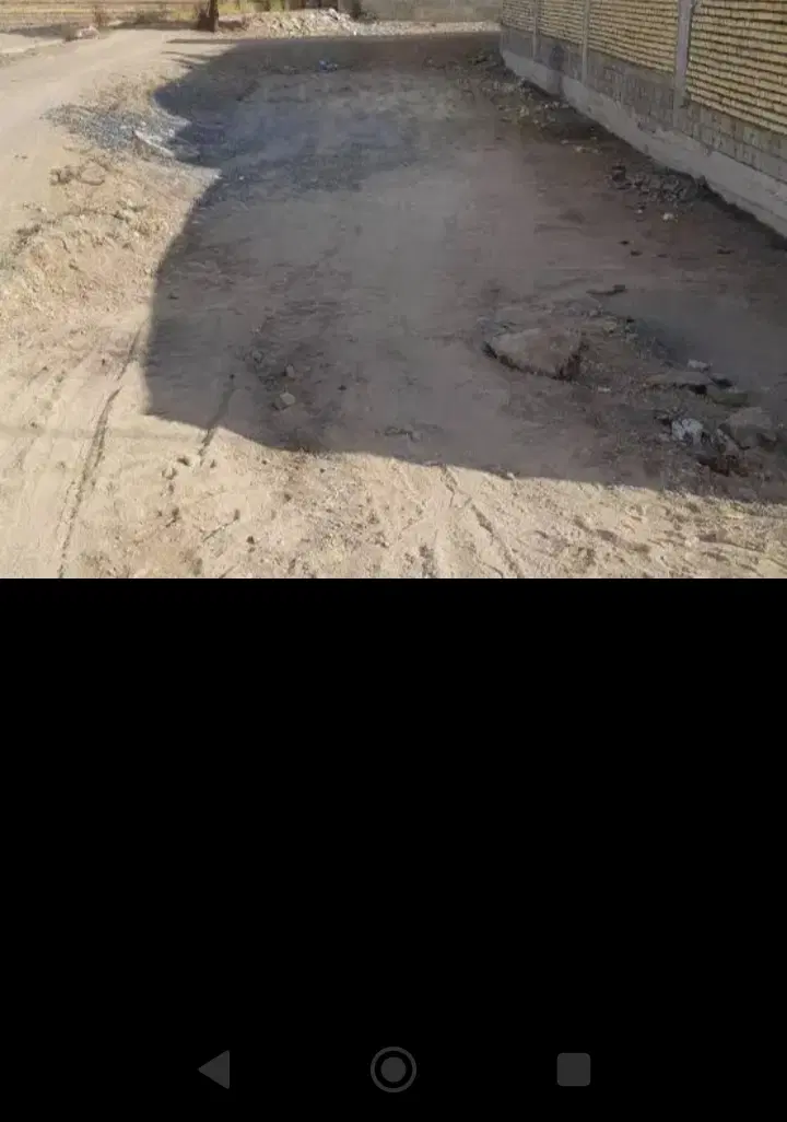 زمین مینوشهر