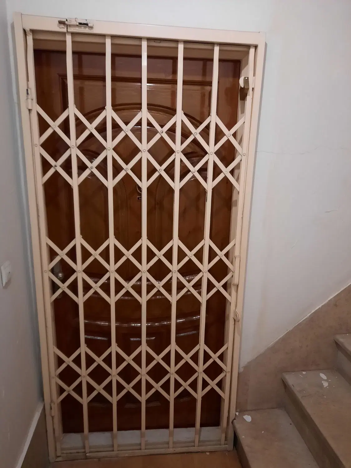 ۶۰ متر دوخواب با پارکینگ بزرگ