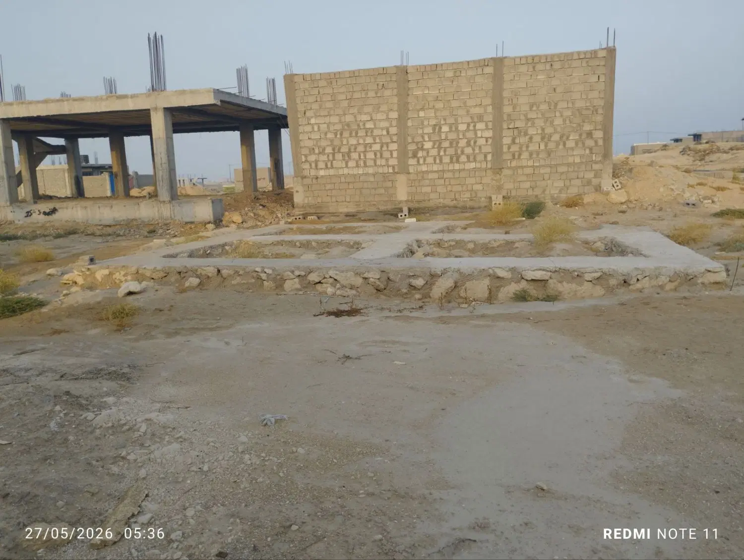 زمین فروش