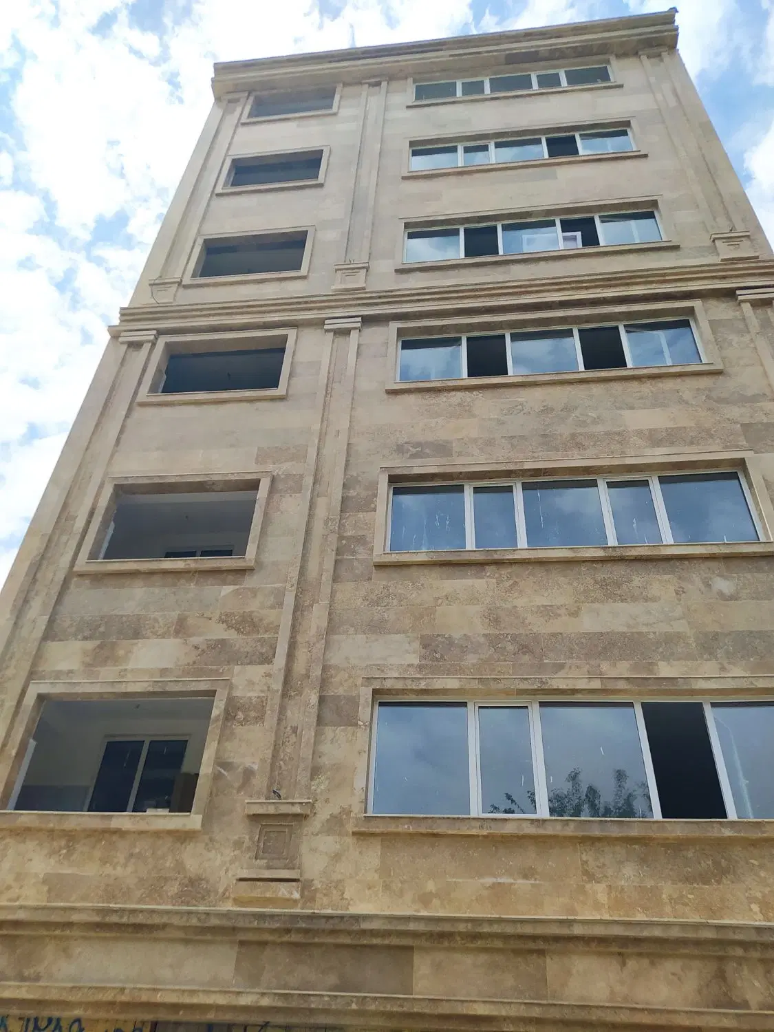 آپارتمان در بلوار ۱۱۱ روبرو سر فرهنگیان