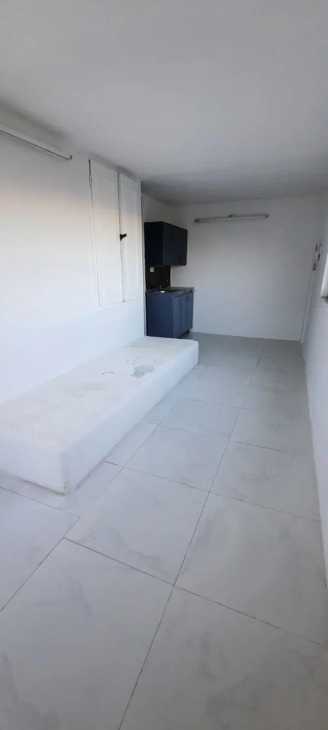 سوئیت ۲۰ متری در میدان استقلال