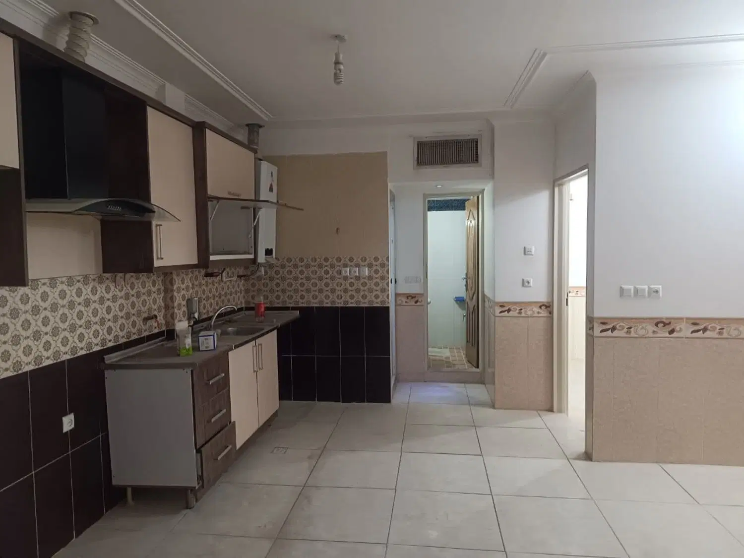 منزل۳۰۰متری اجاره ای