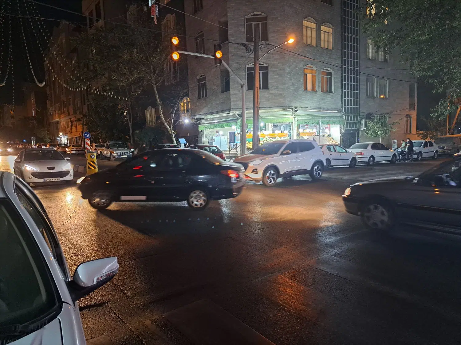 اجاره مغازه جهت هر گونه مشاغل خ اصلی ( سر نبش )