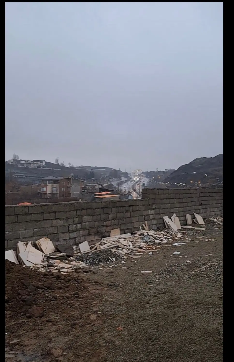 ۴۰۰متر زمین دیوارکشی سنددار نمیر