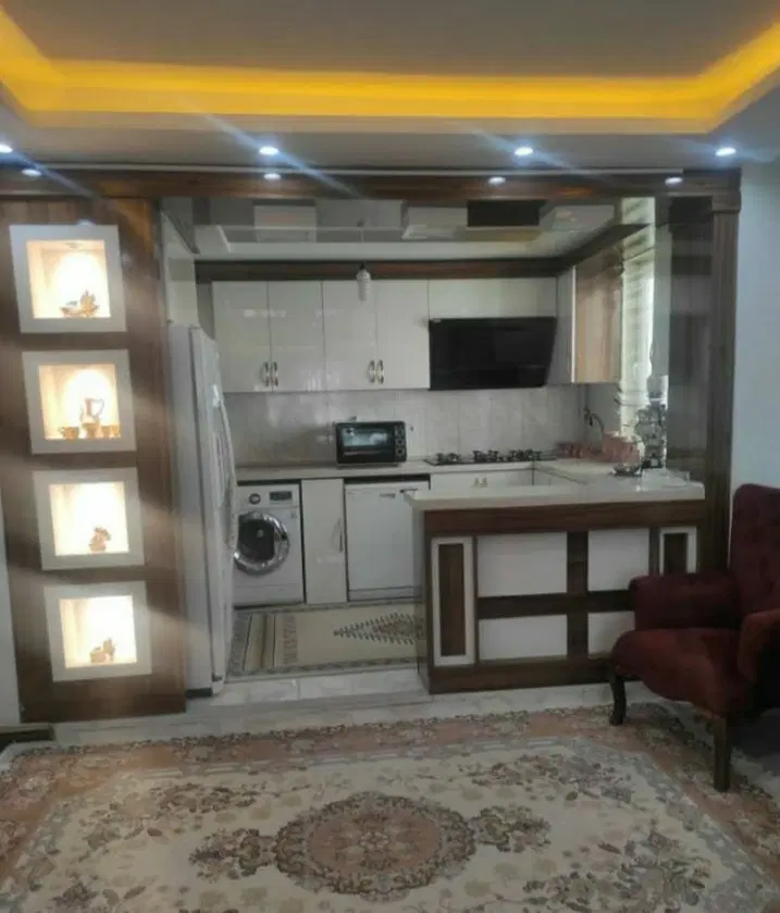 جهادنصر طبقه اول روی خیابان اصلی