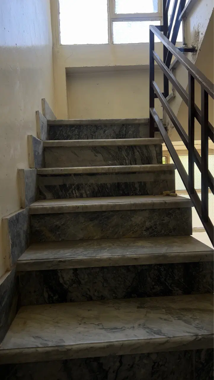 رهن خانه دربست ۲طبقه مجزا ویک ط پارکینگ ۲۳۰ متربنا
