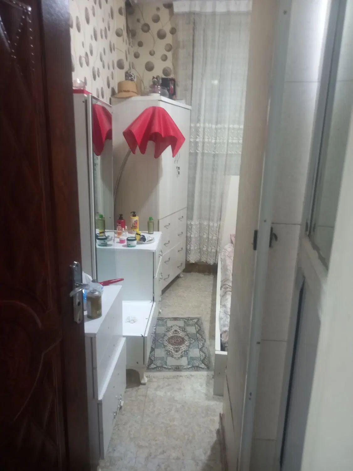 فروش واحد مسکونی طبقه هم کف واول