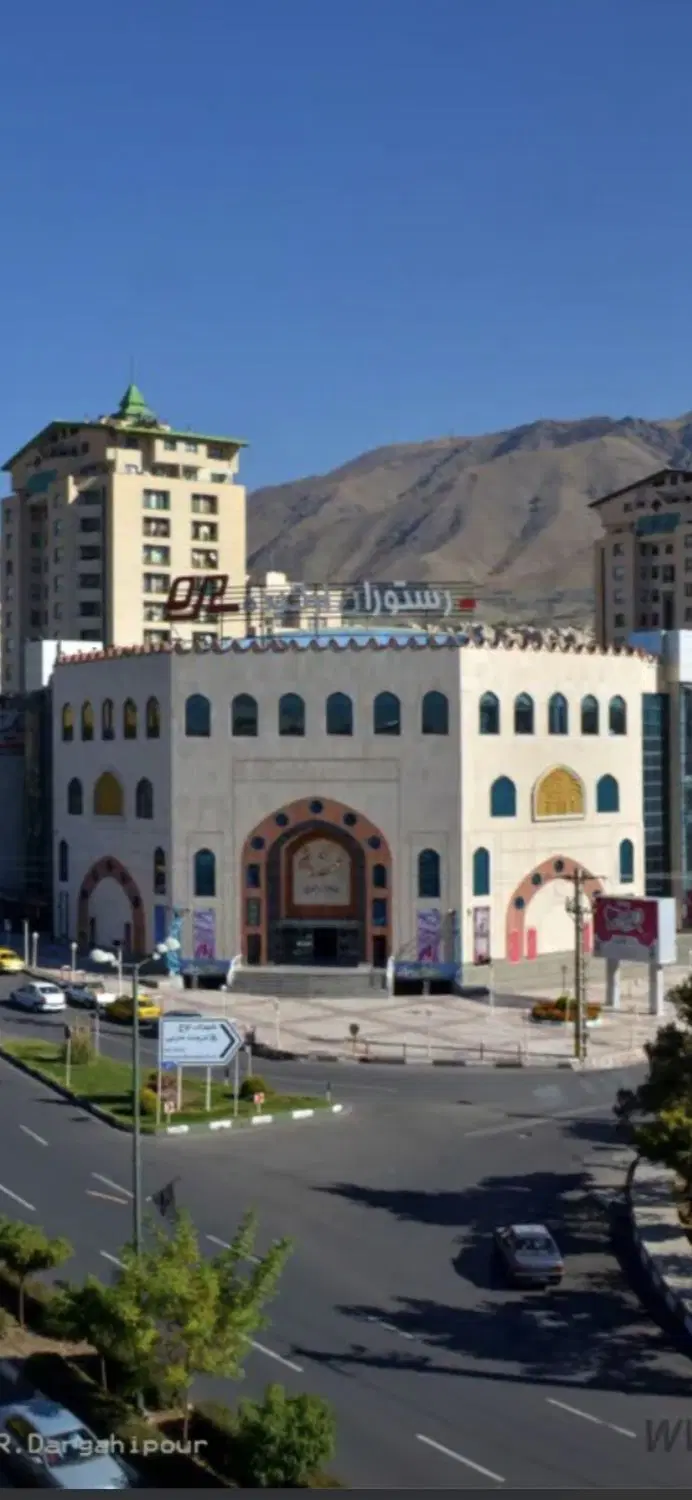 مرکز خرید مهستان_ ۲۰ متر _طبقه اول