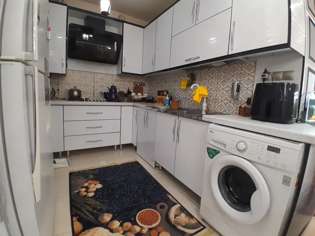 آپارتمان ۷۵ فروشی