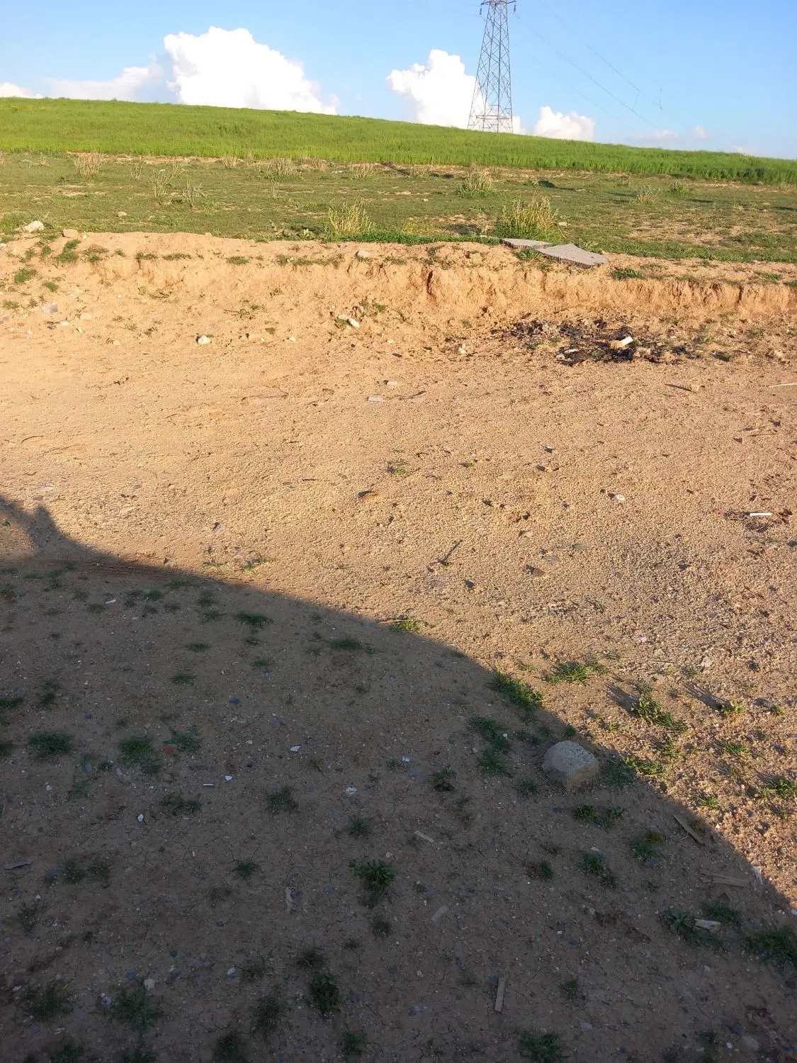 زمین بر خیابان اسلام آبادشمالی