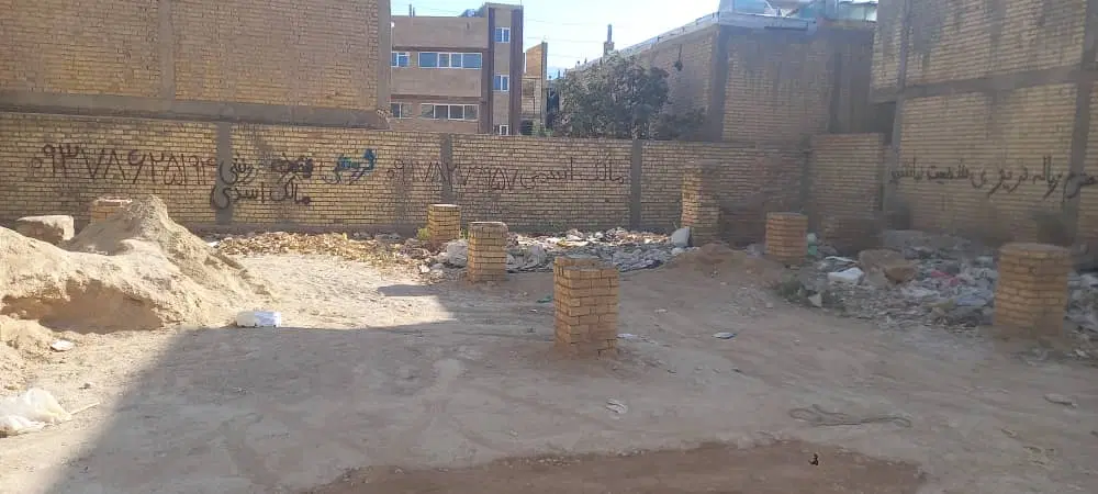 زمین ۲۵۰متر ۴متر فونداسیون با مجوز ساخت