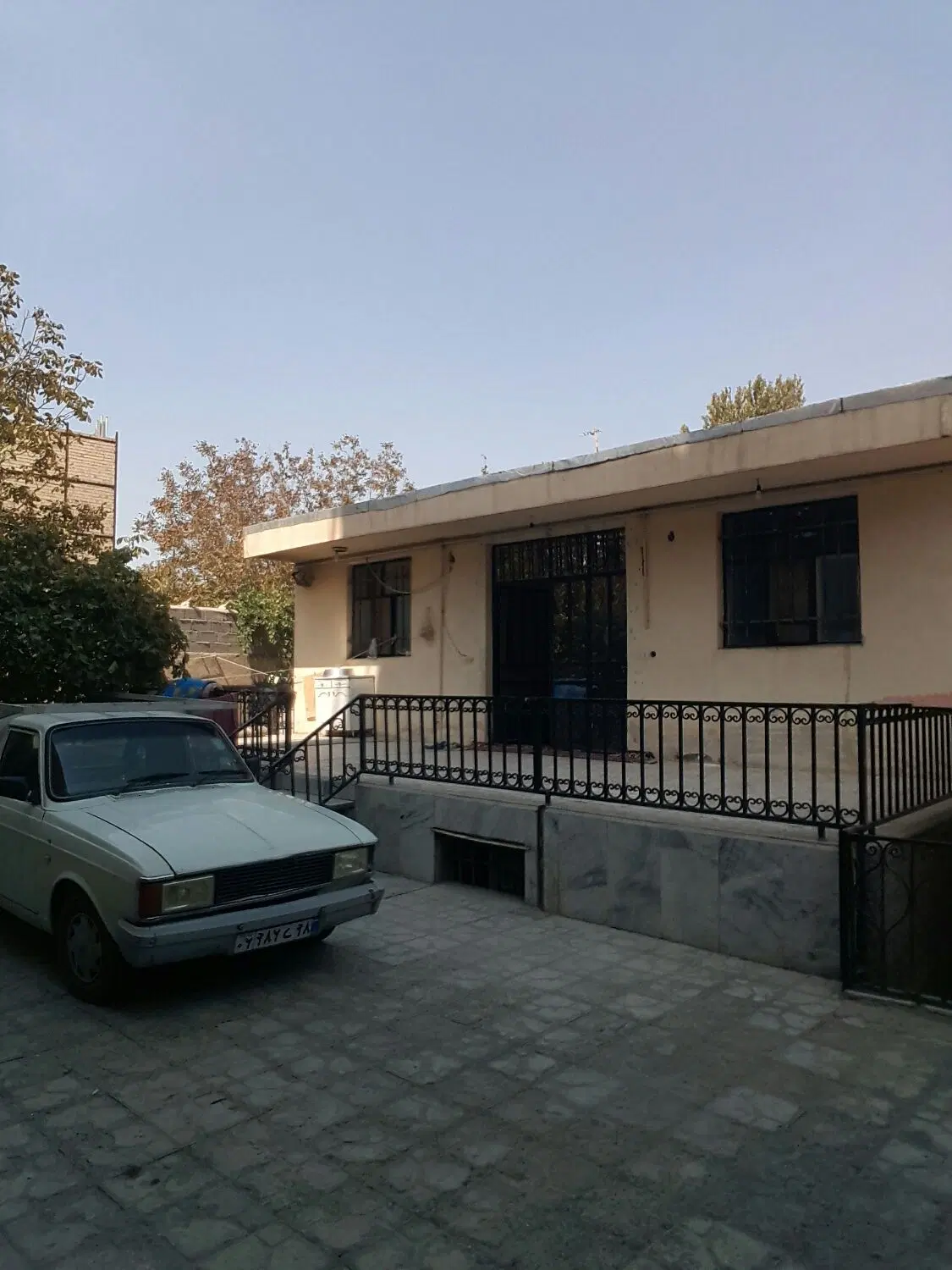 خونه ویلای حدودا 400 متر ملارد قشلاق  خ مطهری