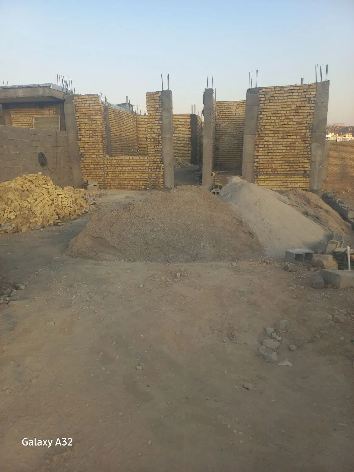 خونه نیمه ساخته آبگرمو