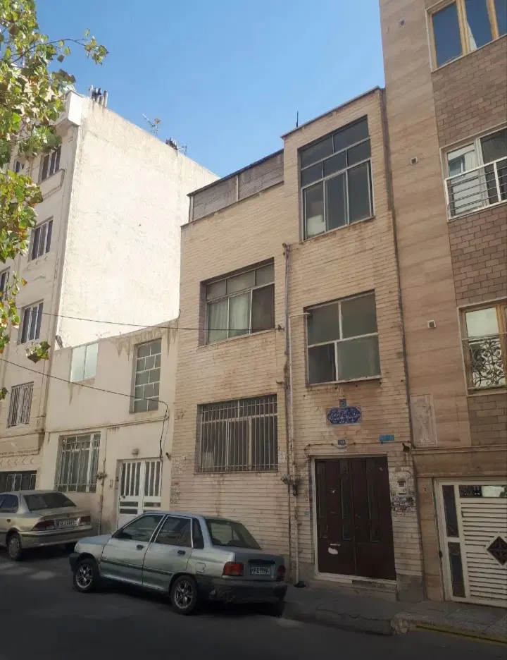 ۷۰متر ویلایی_قابل‌سکونت_۳واحد‌مجزا_زیرقیمت‌منطقه