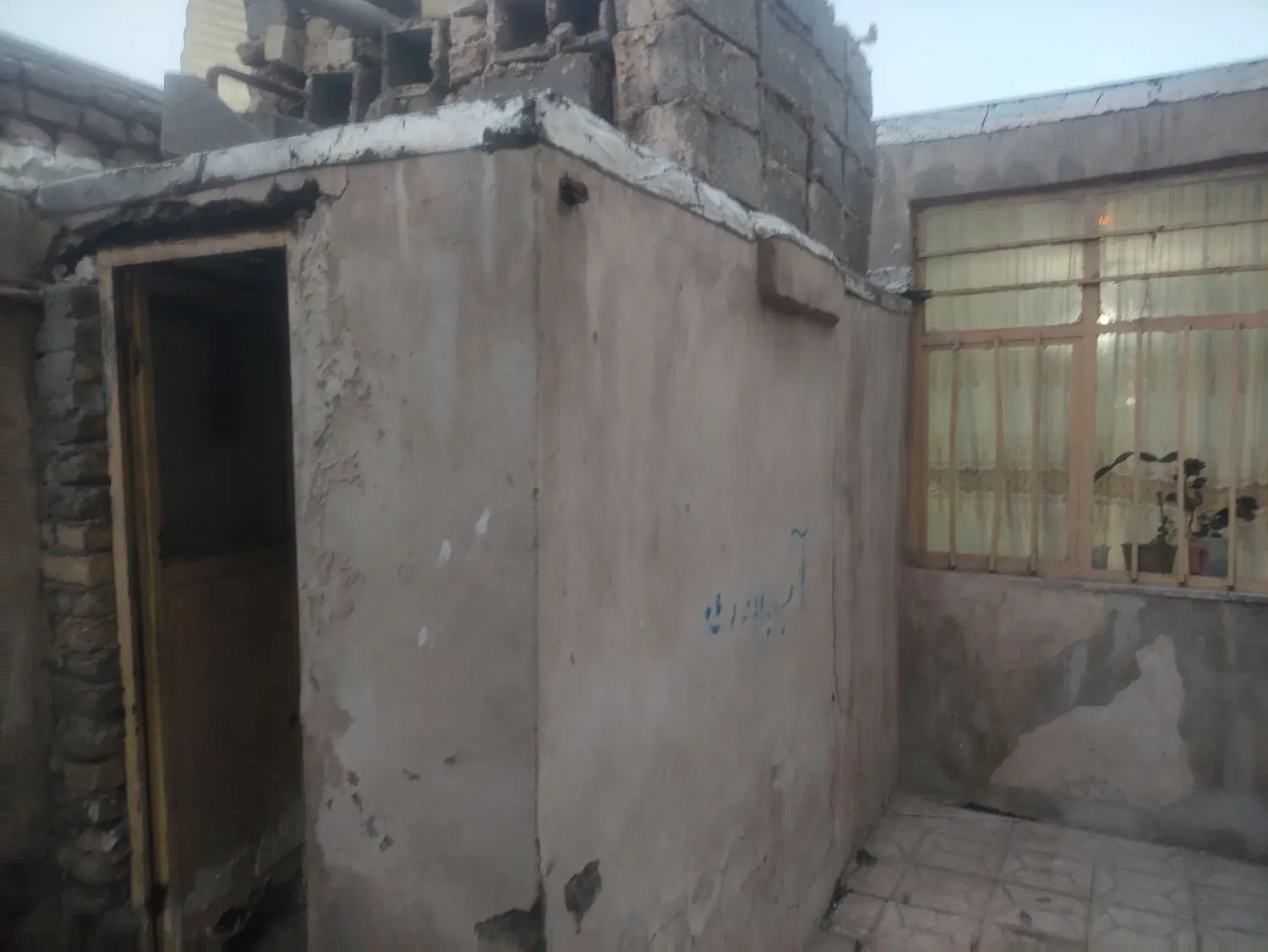 منزل قدیمی ویلایی ۱۴۰ متری