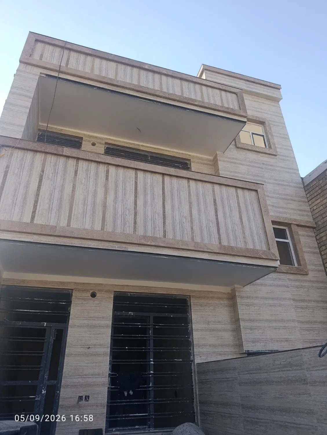 خانه ویلایی دوطبقه حیاط دار