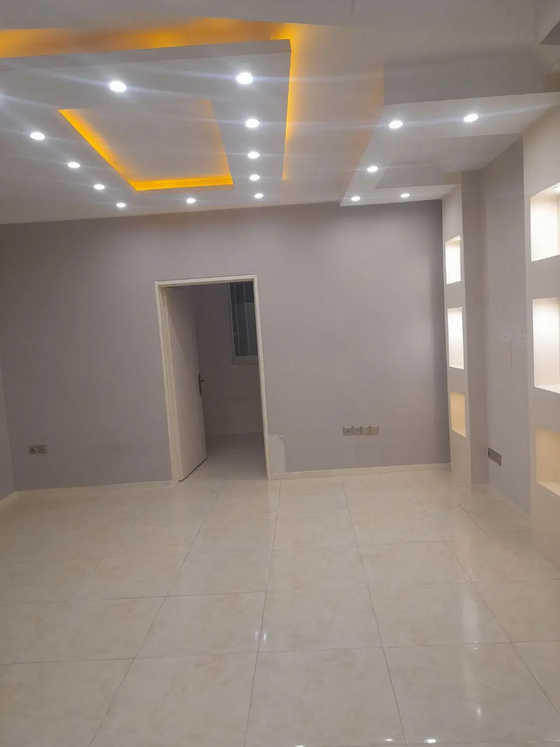 ۴۵ متری بسیار شیک مناسب سخت پسندان اسانسور