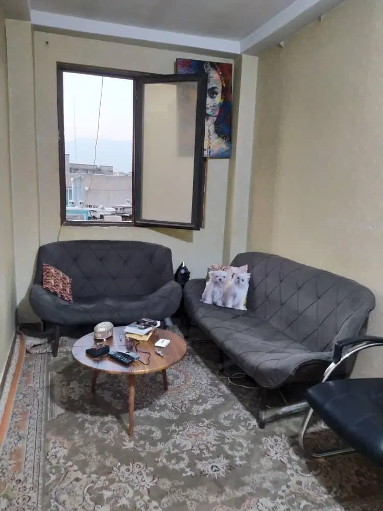 تک واحدی با آسانسور