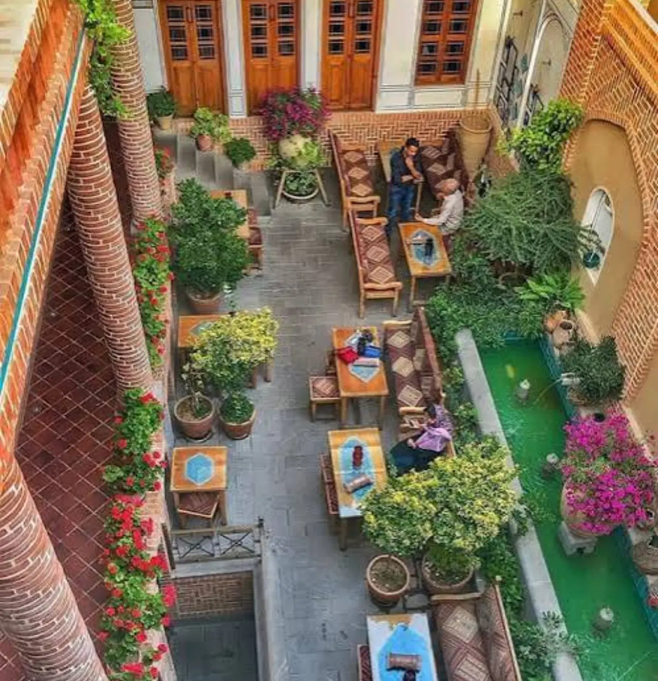 یک خونه و یک همخونه
