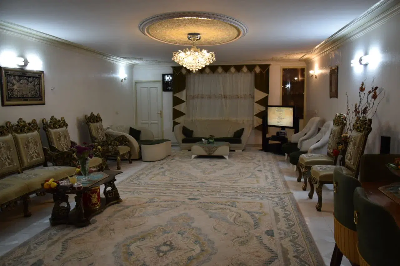 آپارتمان ۱۵۴ متری چهارباغ پایین