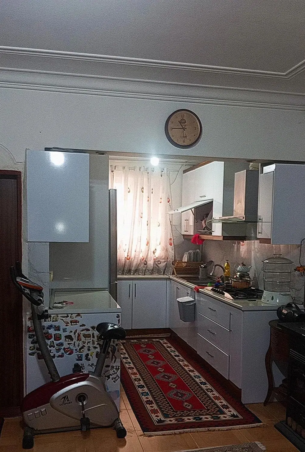 خونه با مغازه کوچیک مومنی