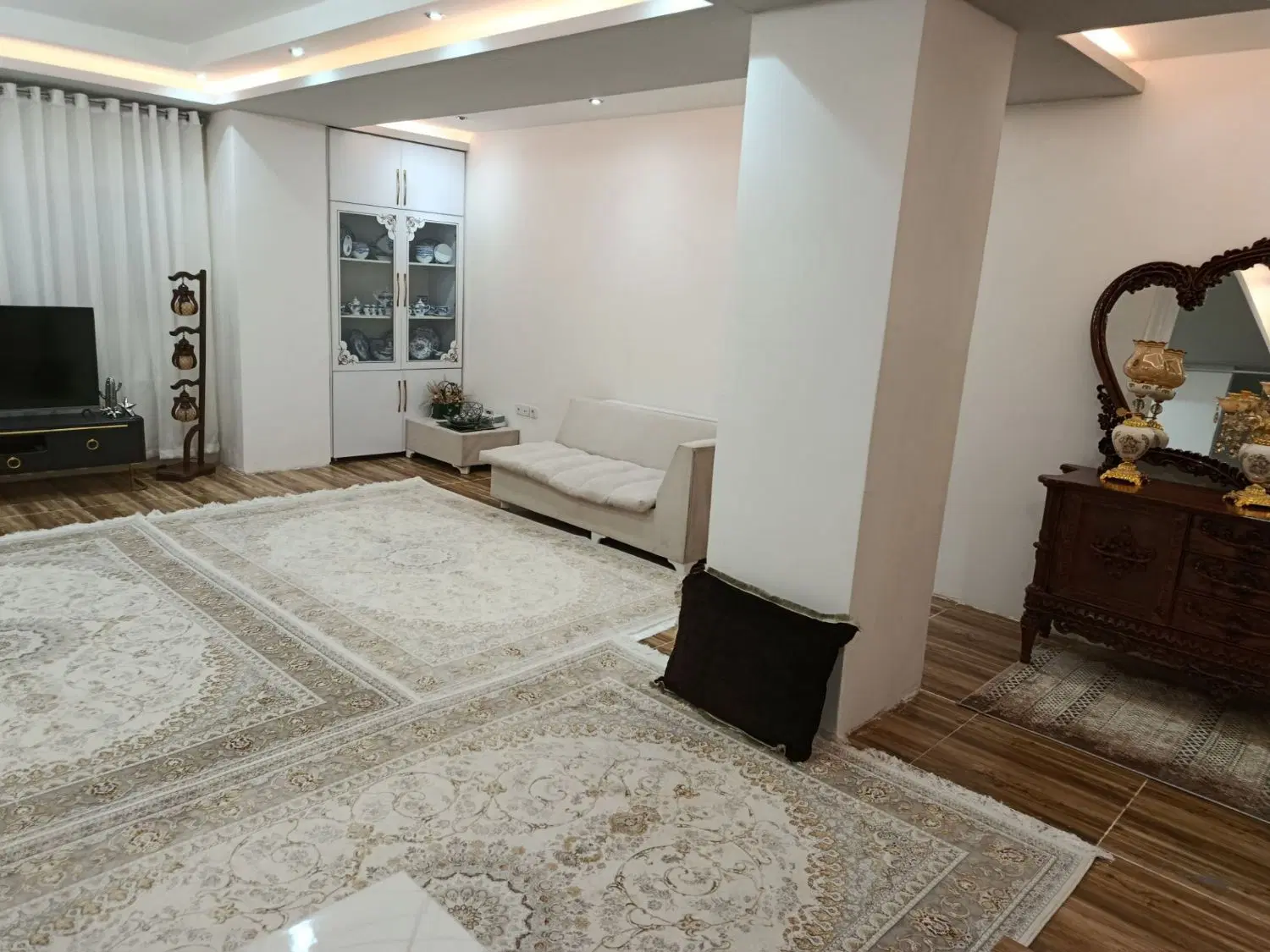 آپارتمان تو ولیعصر