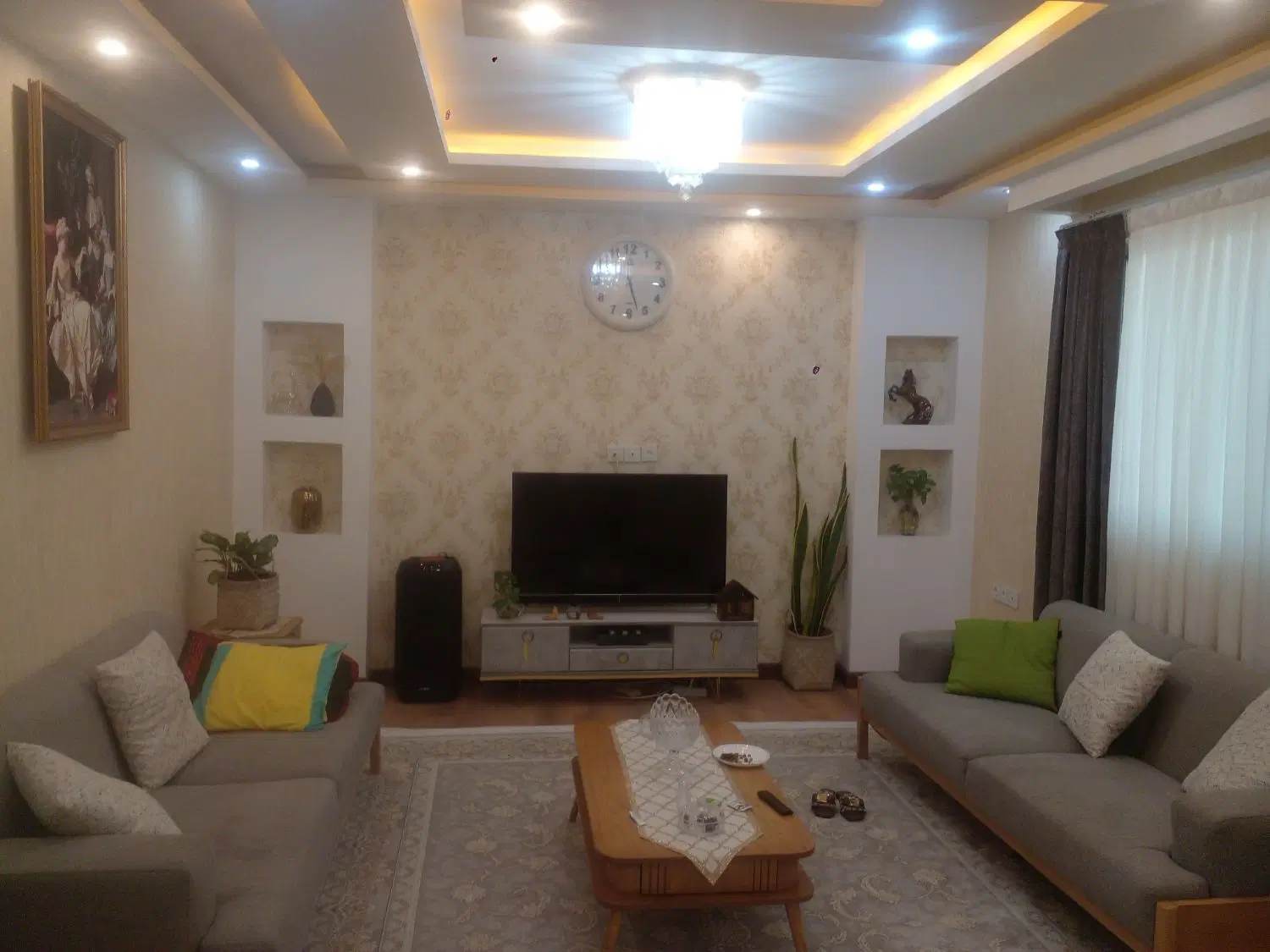 واحد ۱۰۰متری دوخواب فول امکانات