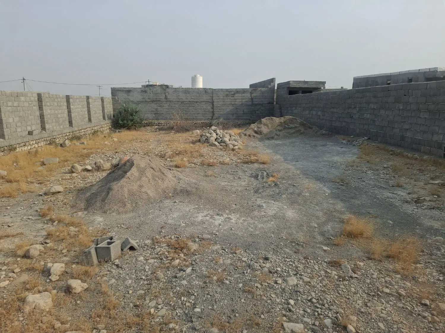 زمین۴۵۰متری  دوبر دیوارکشی شده
