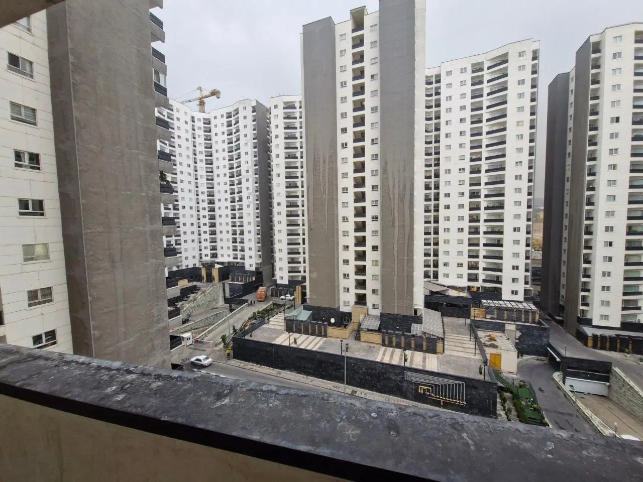 آپارتمان ۱۰۳ متری شهرک بهشتی برج آسمان غربی