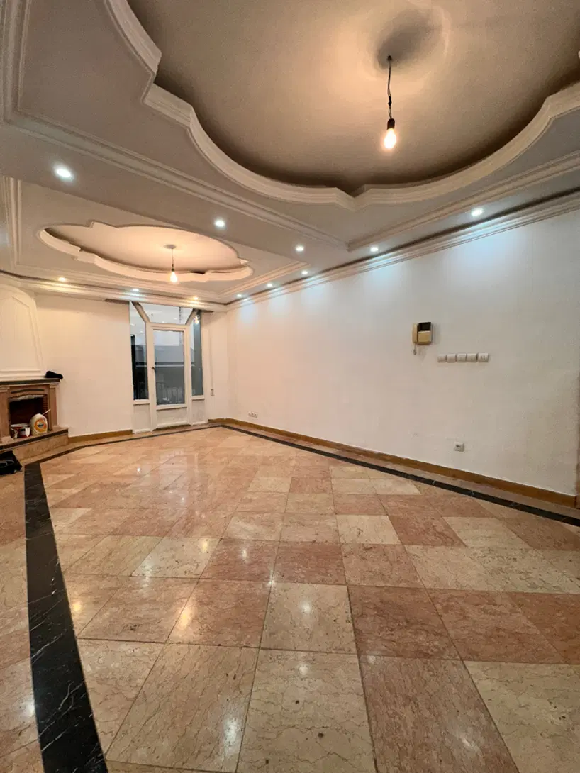 ۶۸ متر سالن پرده خور رو به آفتاب،باکس پونک
