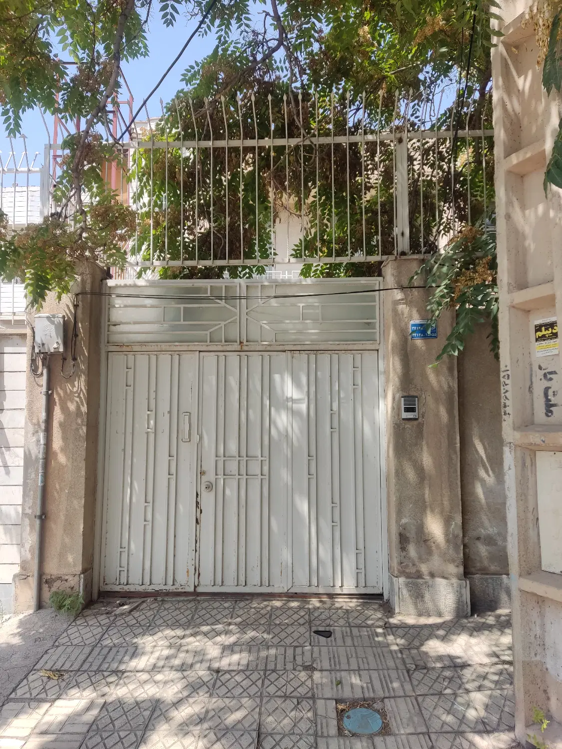 خانه کلنگی  غیاث آباد بلوار ارتباطات