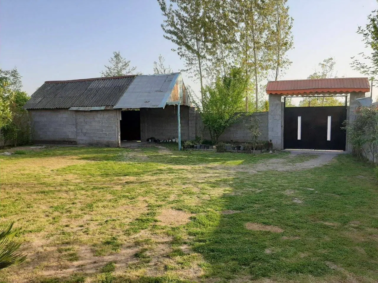 ویلایی حیاط دار
