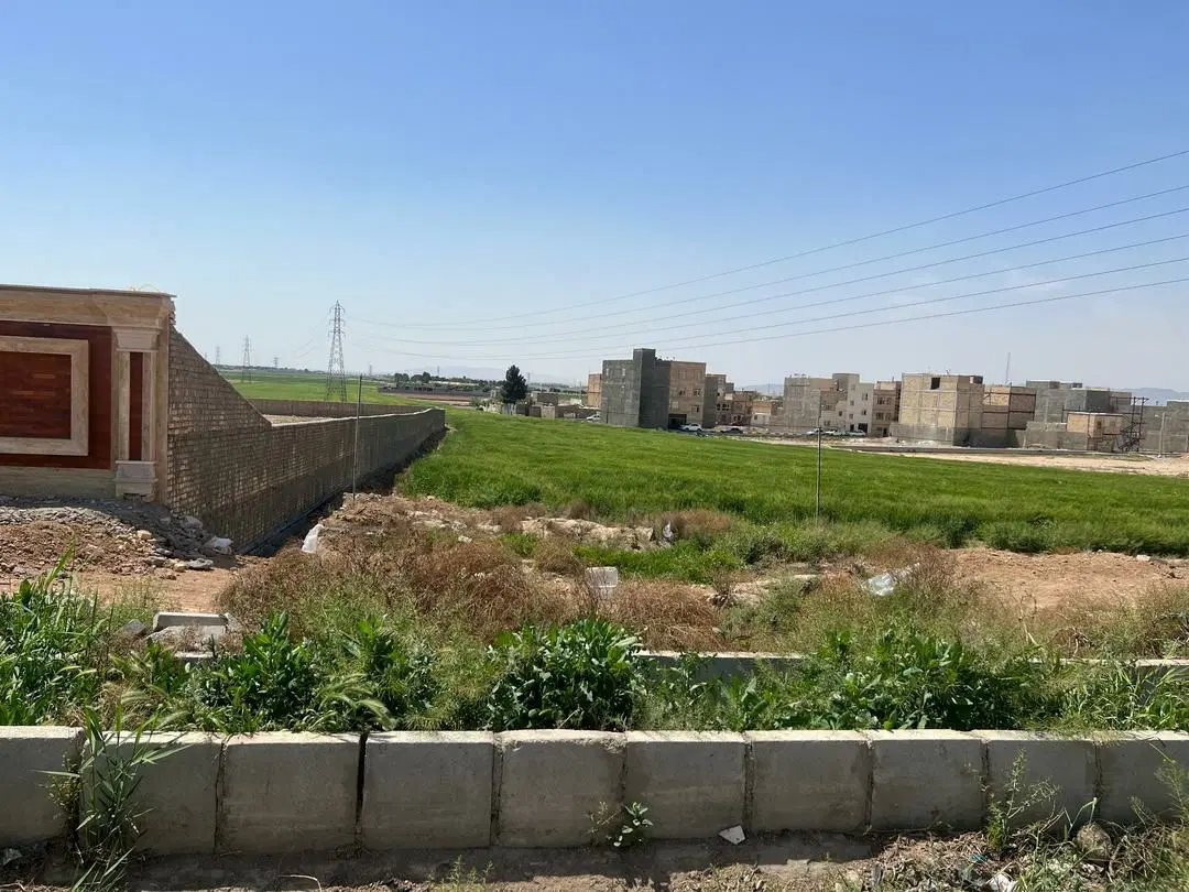 زمین دیوارکشی شده در ورامین