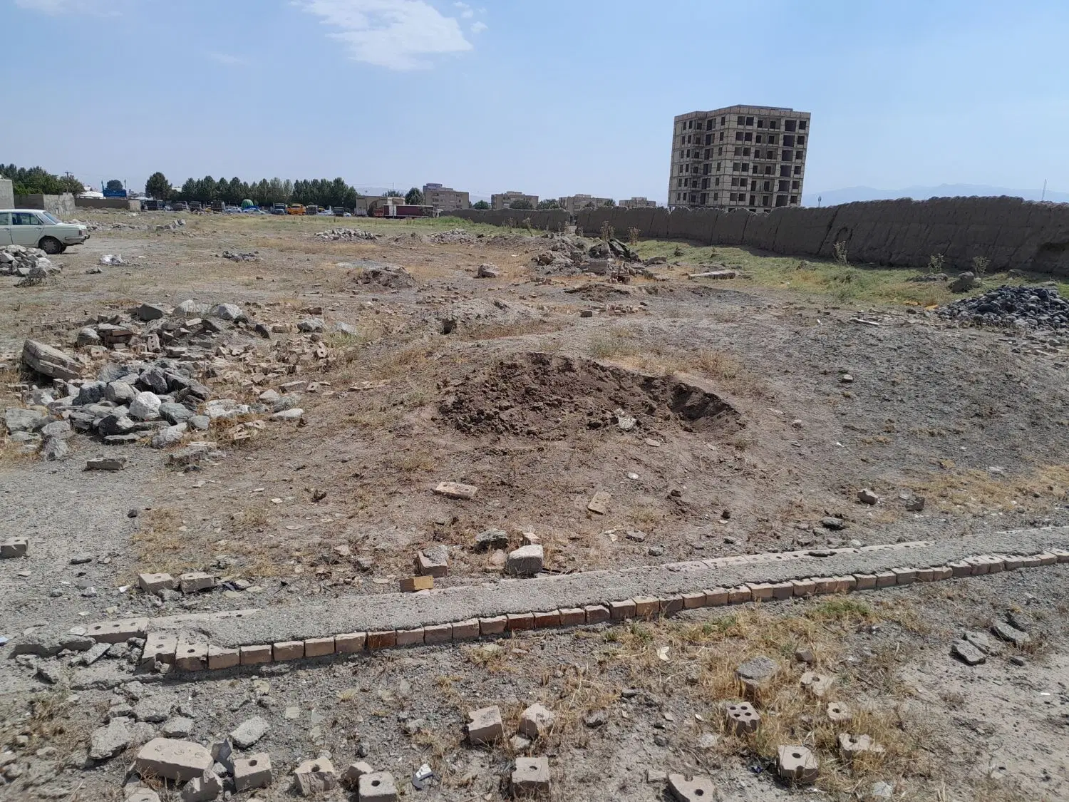 زمین مسکونی
