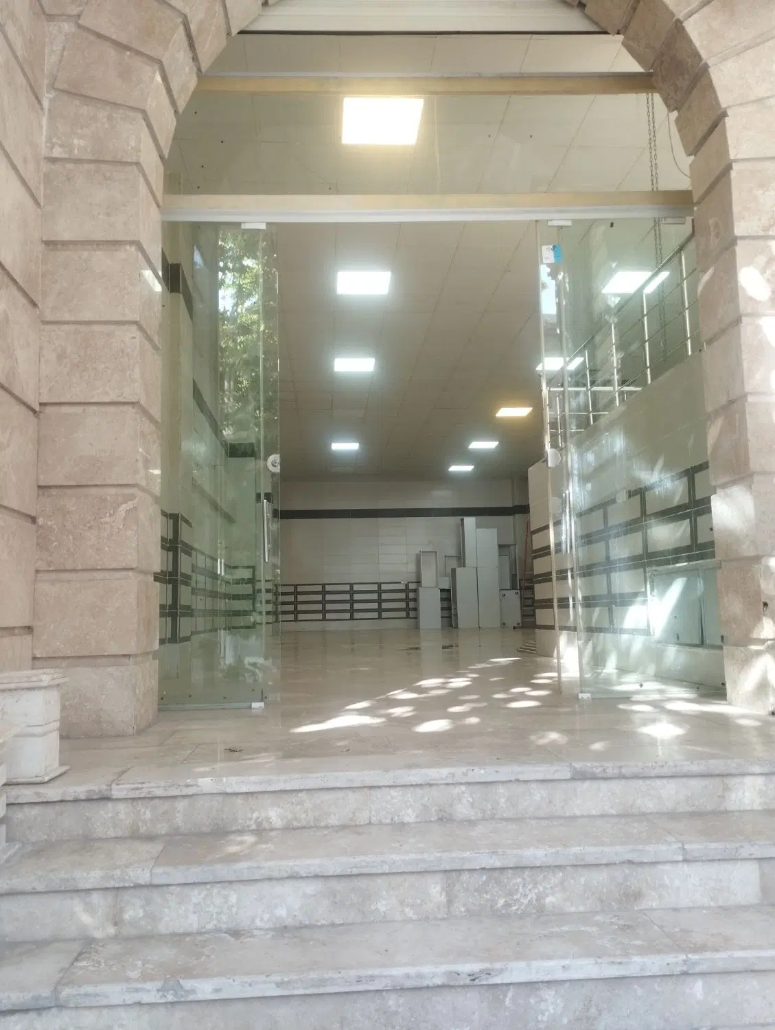 اجاره تجاری ۲۰۰متری