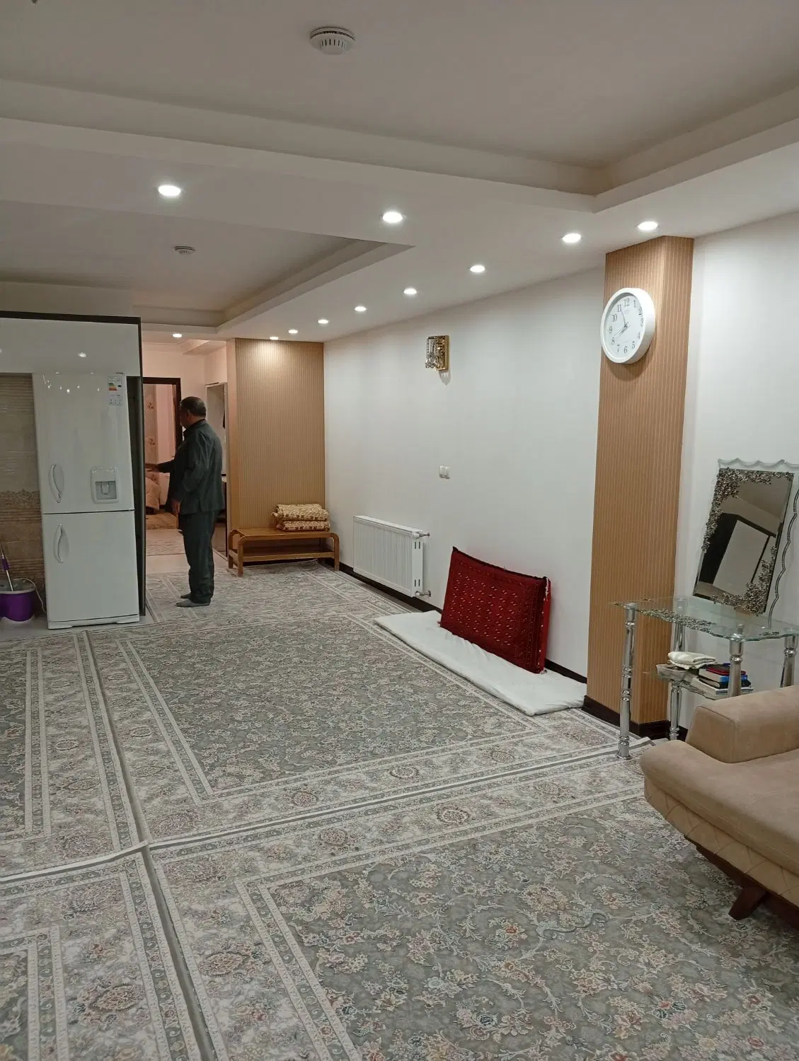 اپارتمان در بلوار ساحلی نزدیک به پارکینگ ۱ و ۲
