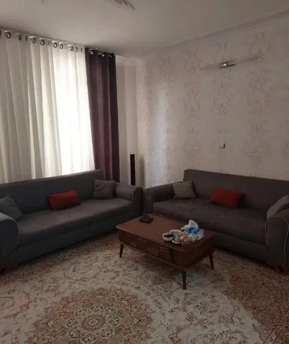 به یک هم خونه خانم